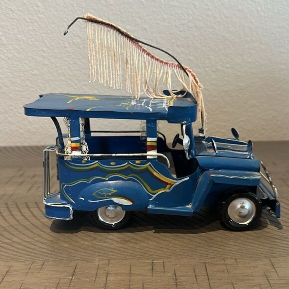 Souvenir Vintage Blue Philippines Tin Jeep - Picture 4 of 5